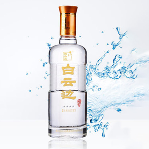 [정품]바이윈볜. 진양,금4성(白云边. 陈酿金四星) 500ml. 45%vol.