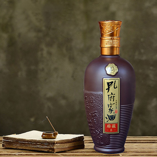 [정품]콩푸쟈주. 부장8(孔府家酒. 府藏八) 475ml, 52%vol.