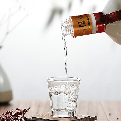 [정품]우링주. 표향,30주년기념판(武陵酒. 飘香30周年纪念版) 500ml, 53%Vol