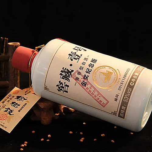 [정품]료수첸주. 교장1호(榆树钱酒, 窖藏壹号) 500ml, 53%Vol