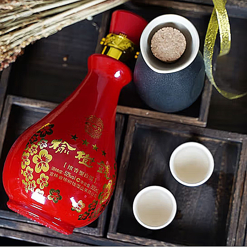 [정품]료수첸주. 사성18판(榆树钱酒, 四星18版) 500ml, 52%Vol